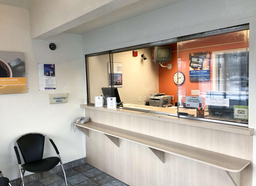 Front desk Photo