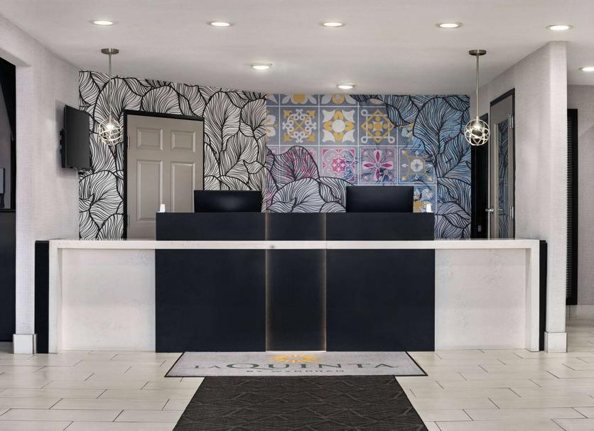 Front desk Photo