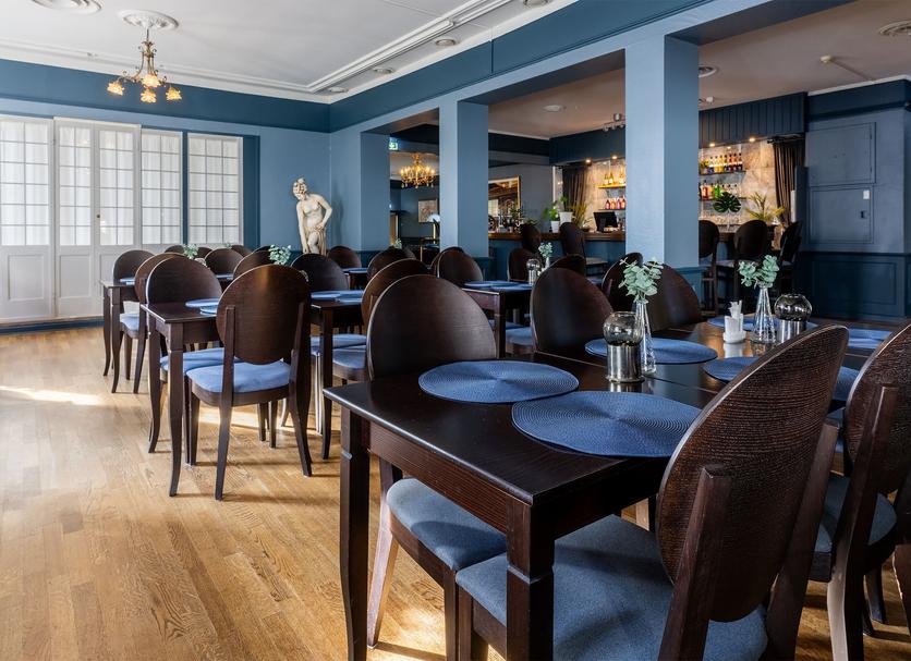 Restaurant Photo