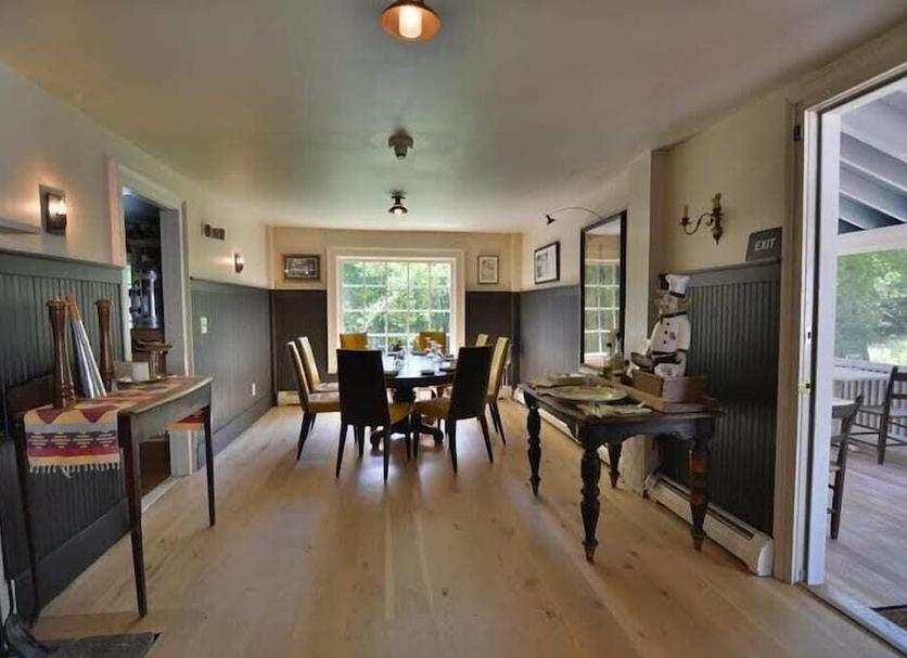 Dining room Photo