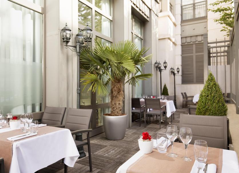 Restaurant Photo