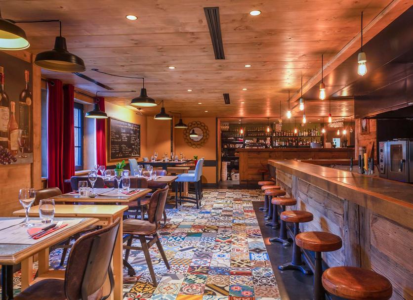 Restaurant Photo
