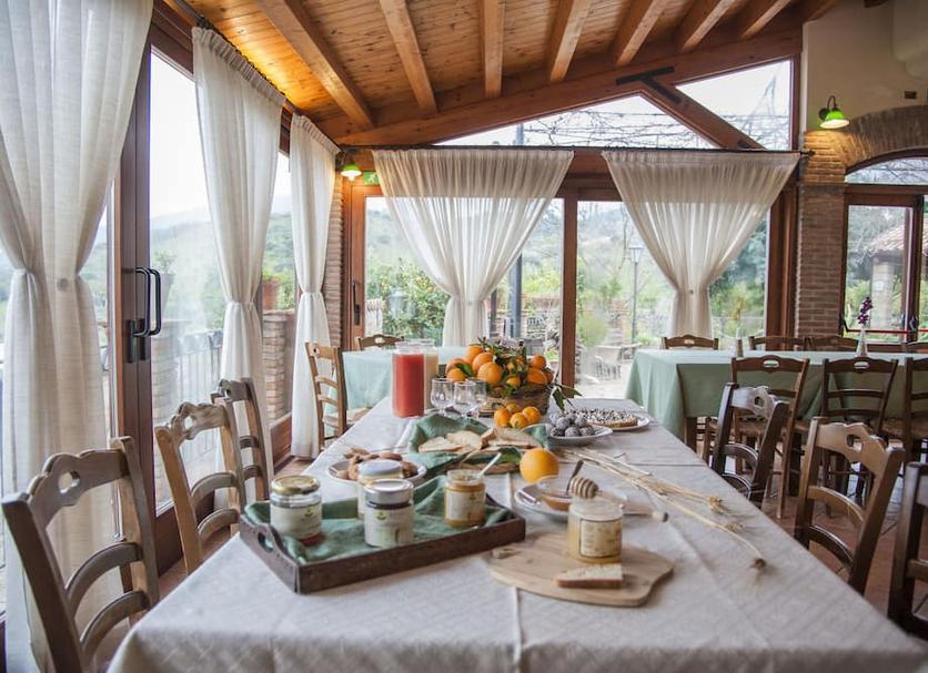 Dining room Photo