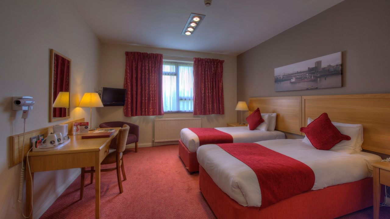 Kingstown Hotel by Greene King Inns £48. Hull Hotel Deals & Reviews KAYAK