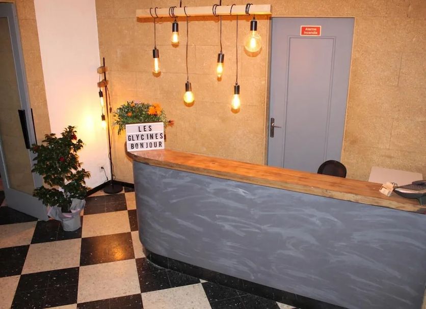 Front desk Photo