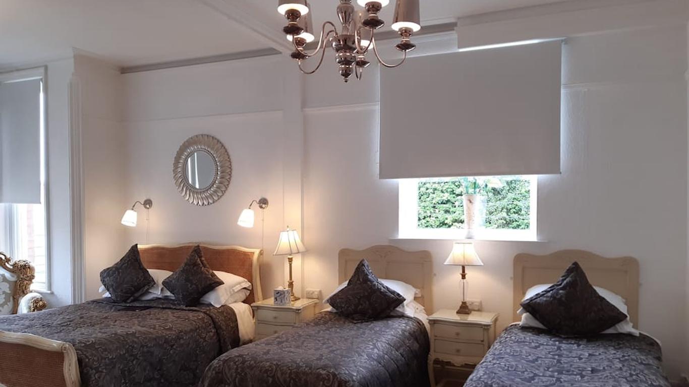 Holywell House