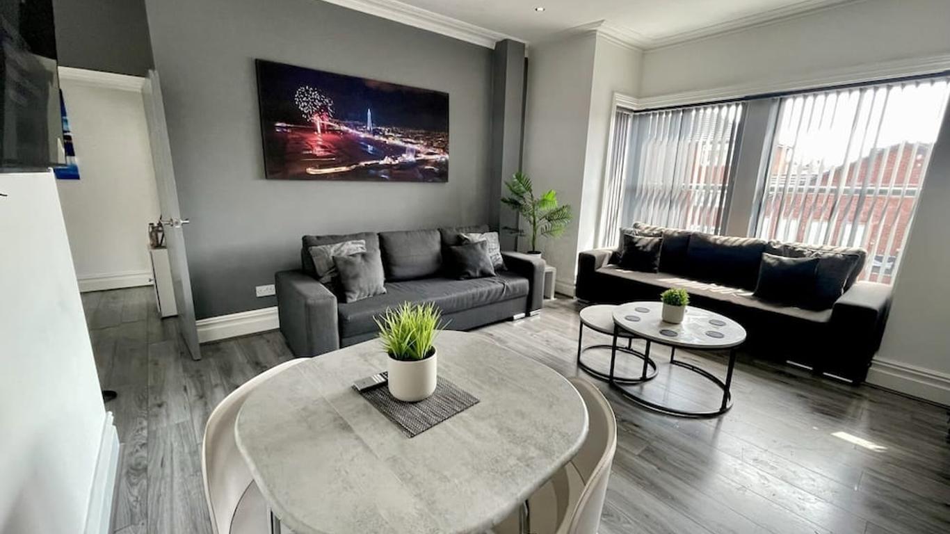 Reads Luxury Jacuzzi Apartments