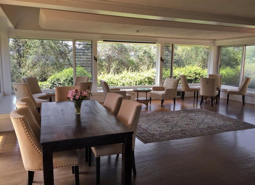 Dining room Photo