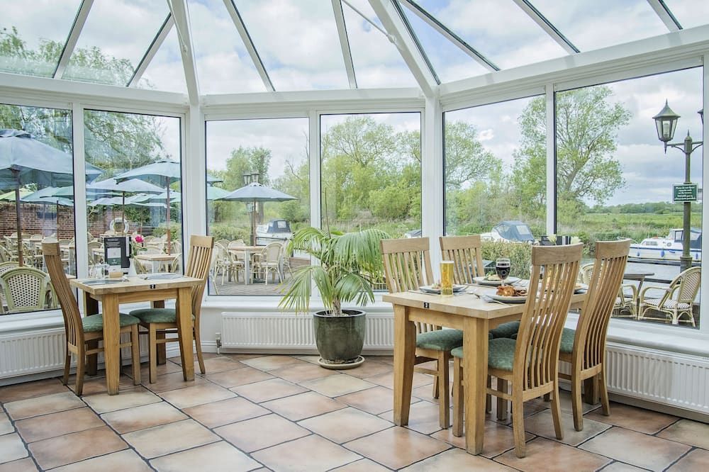 Dining room Photo