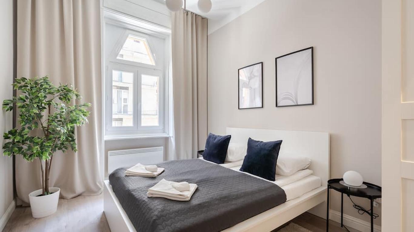 A13- Deluxe Apartments, Best Location, By Bqa