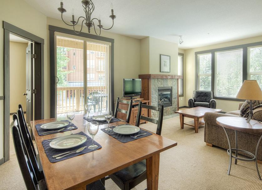 Dining room Photo