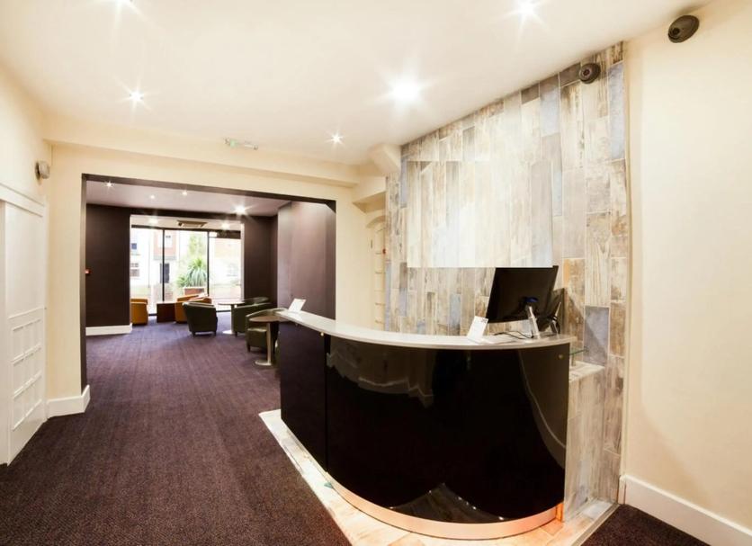 Front desk Photo