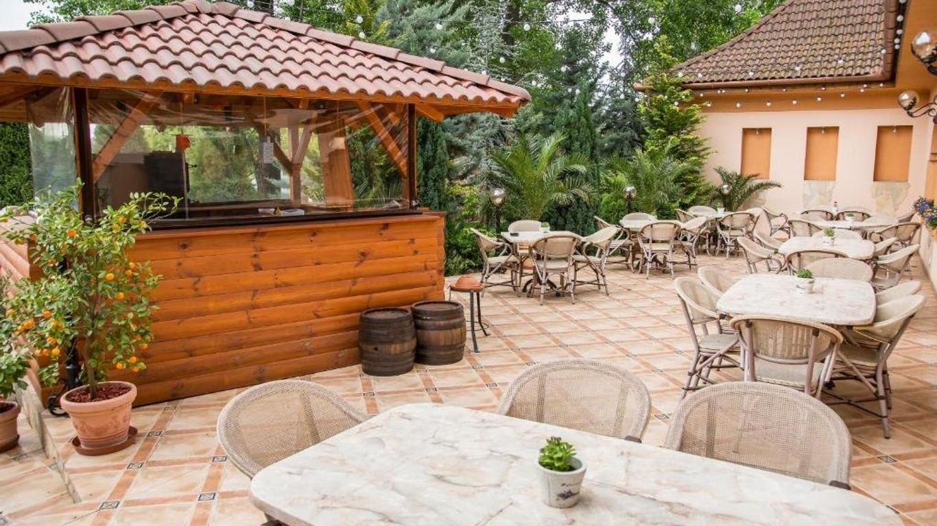 Platan Garden Rooms & Restaurant