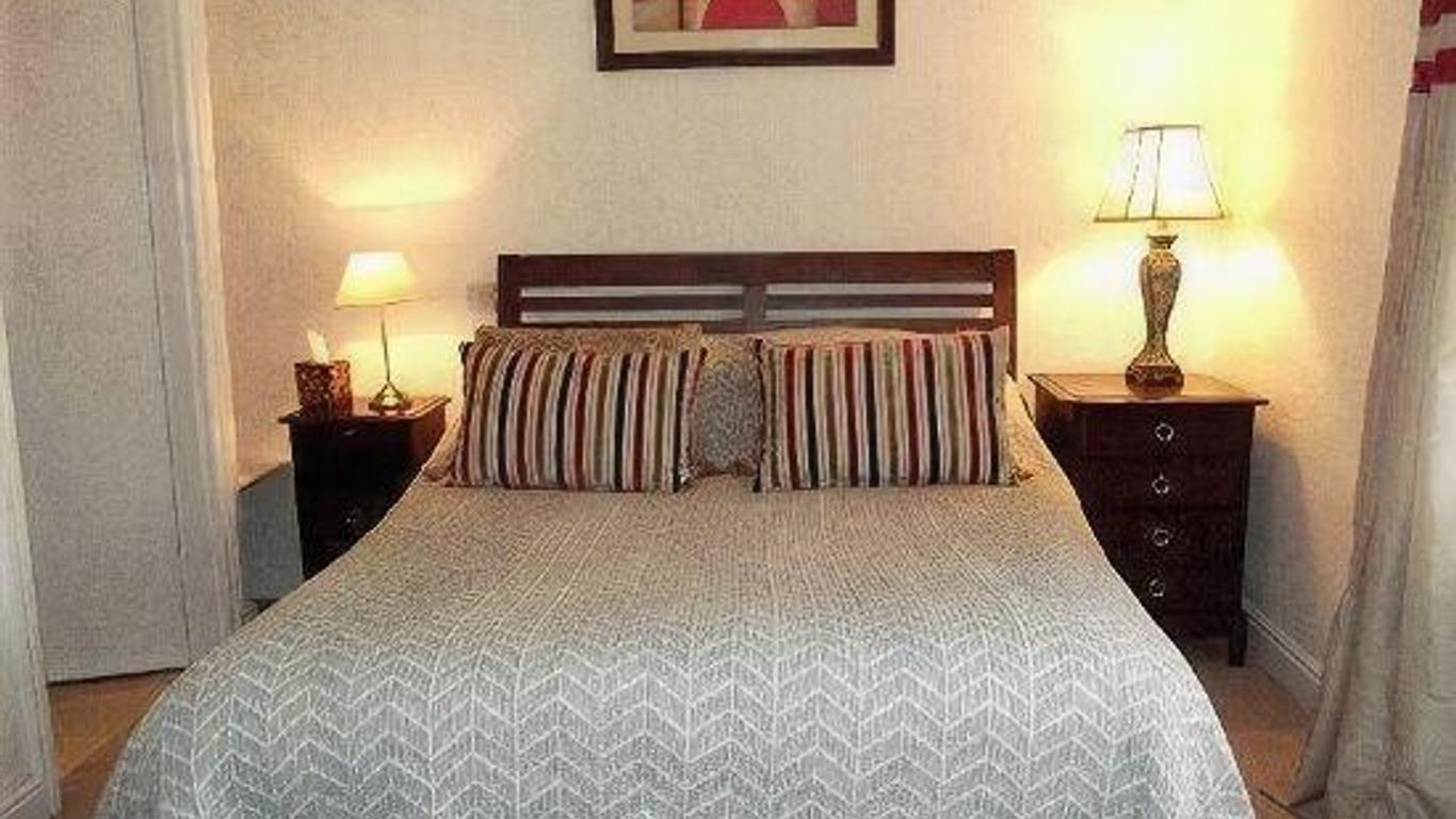 Townhouse Hotel