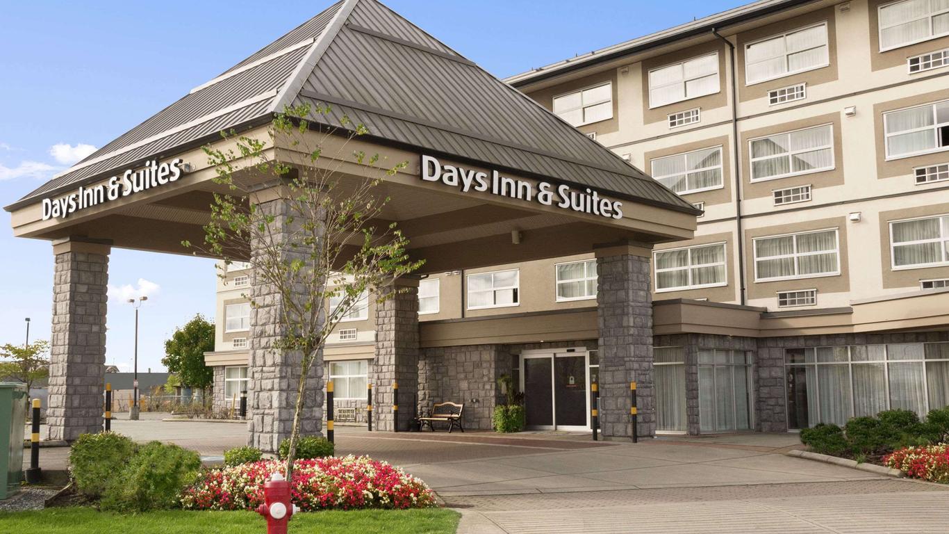 Days Inn & Suites by Wyndham Langley