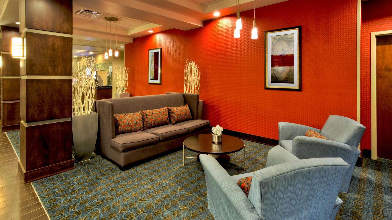 Holiday Inn Express & Suites Oak Ridge, An IHG Hotel