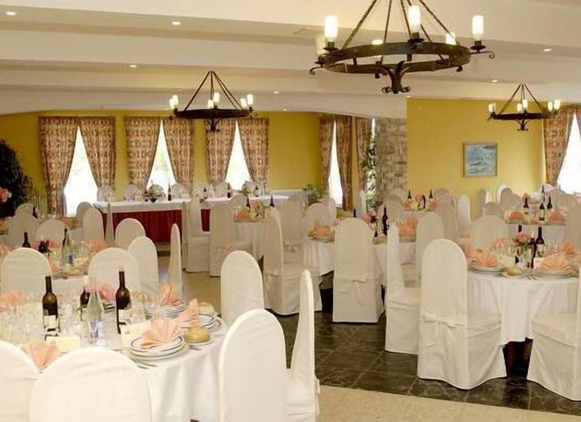 Banquet hall Photo