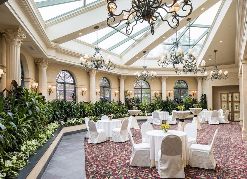 Banquet hall Photo