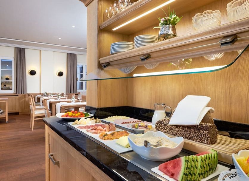 Buffet Photo