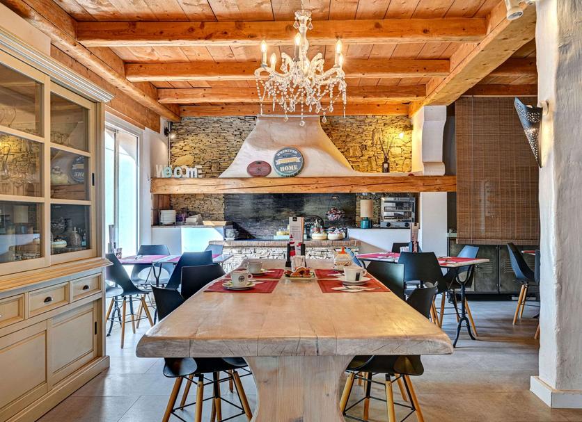 Dining room Photo