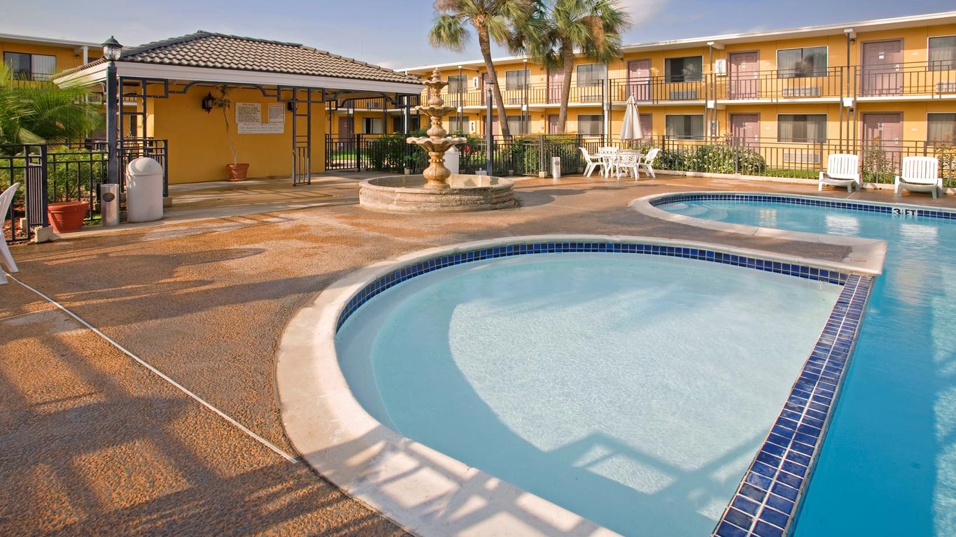 Americas Best Value Inn Laredo