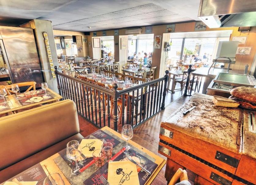 Restaurant Photo