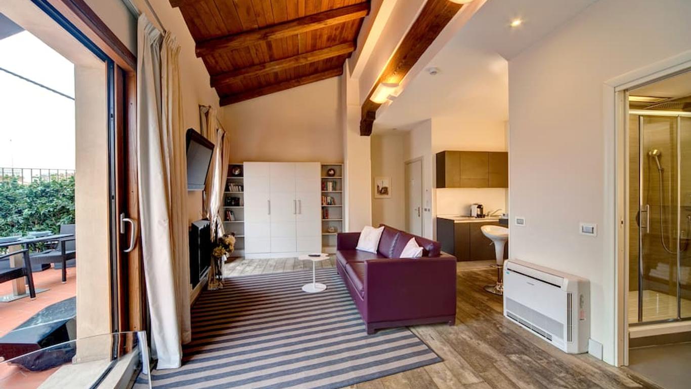 Navona Palace Luxury Inn