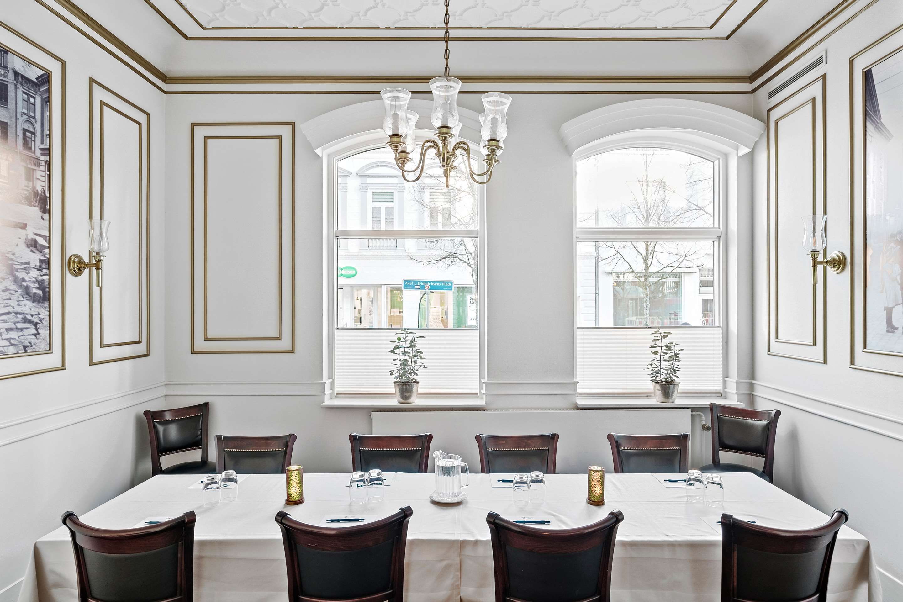 Dining room Photo