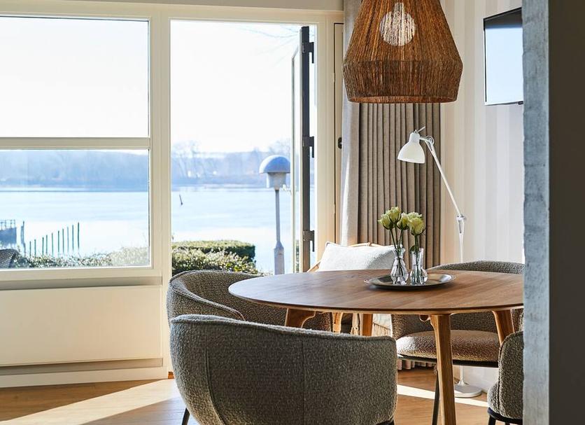 Dining room Photo