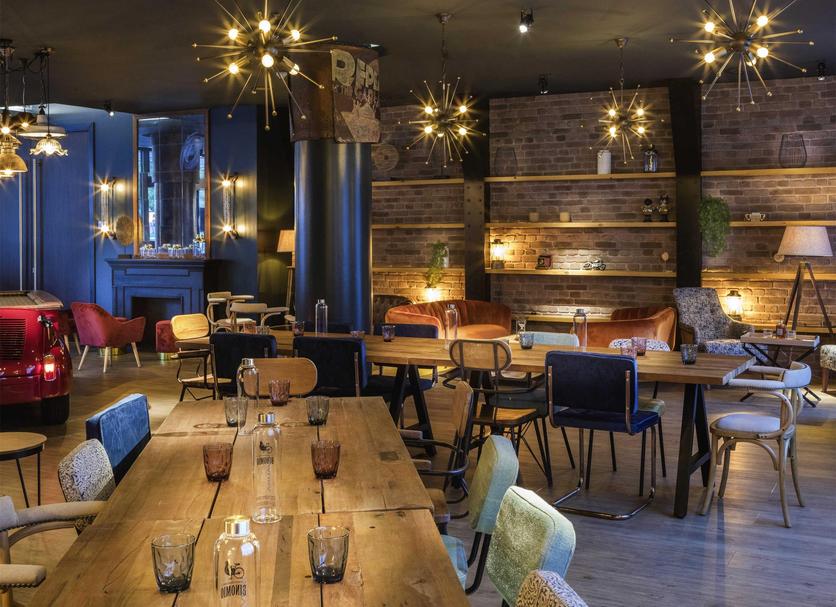 Restaurant Photo