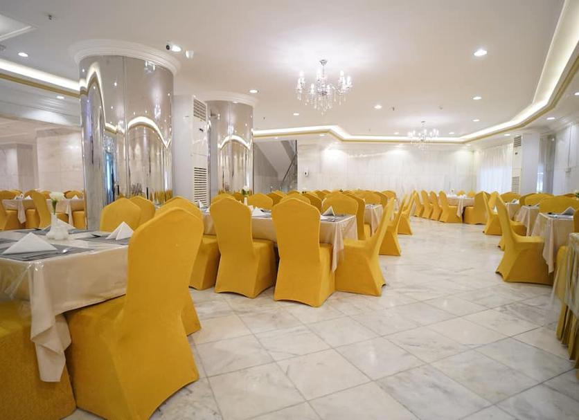 Banquet hall Photo