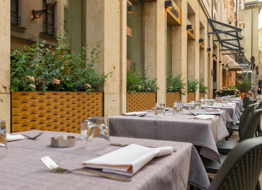 Restaurant Photo