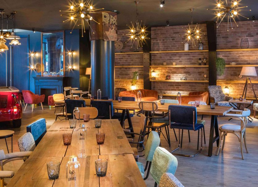 Restaurant Photo