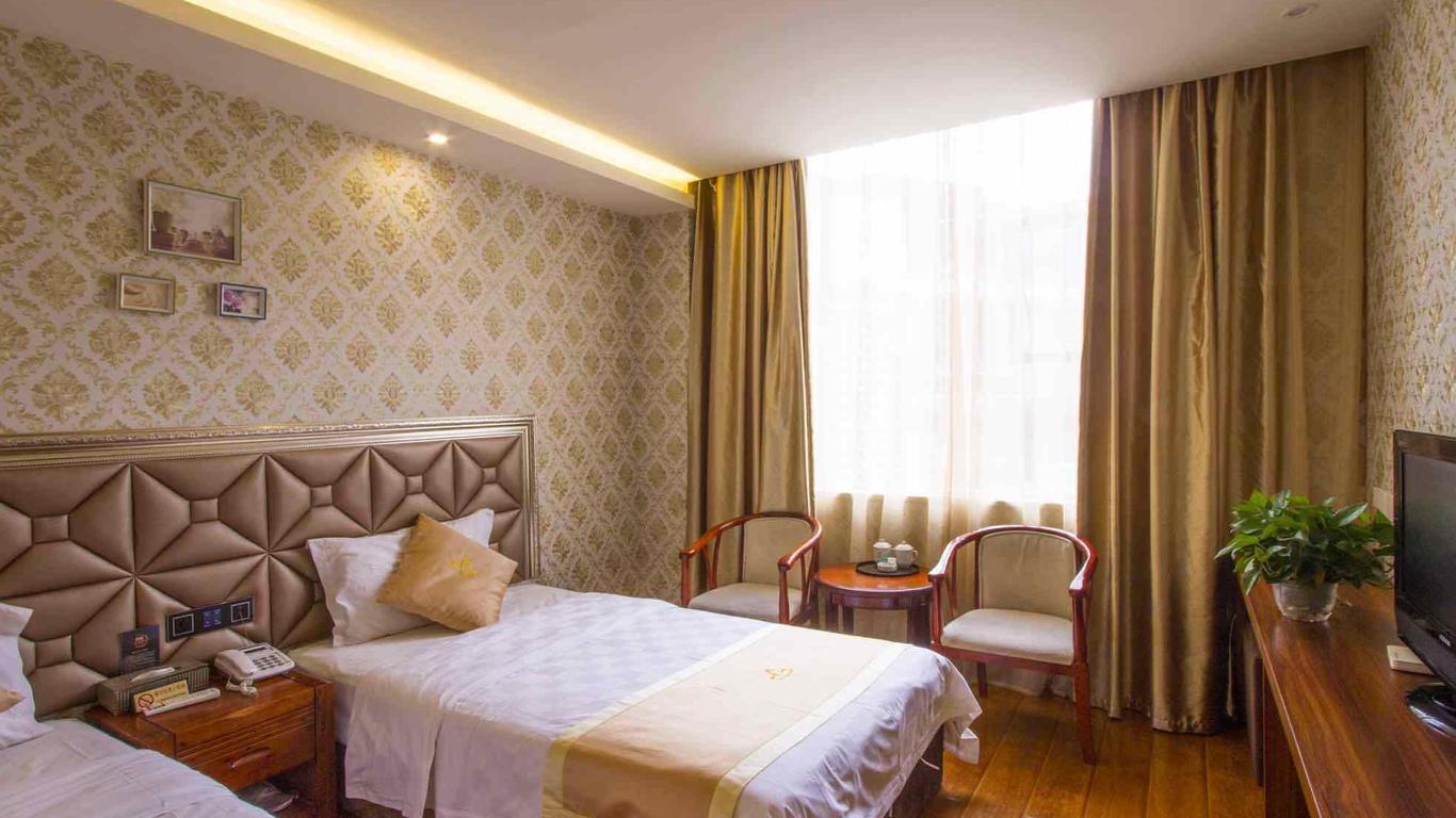 Luzhou Qianye Hotel