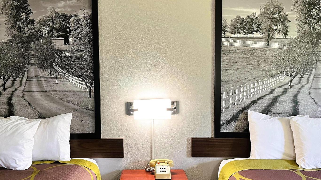 Super 8 by Wyndham Vincennes