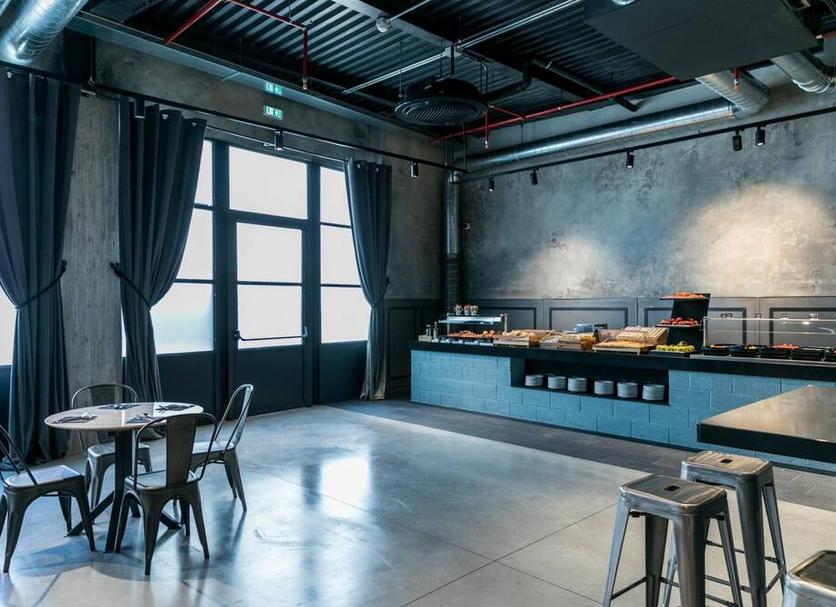 Restaurant Photo