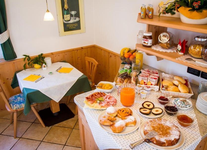 Buffet Photo
