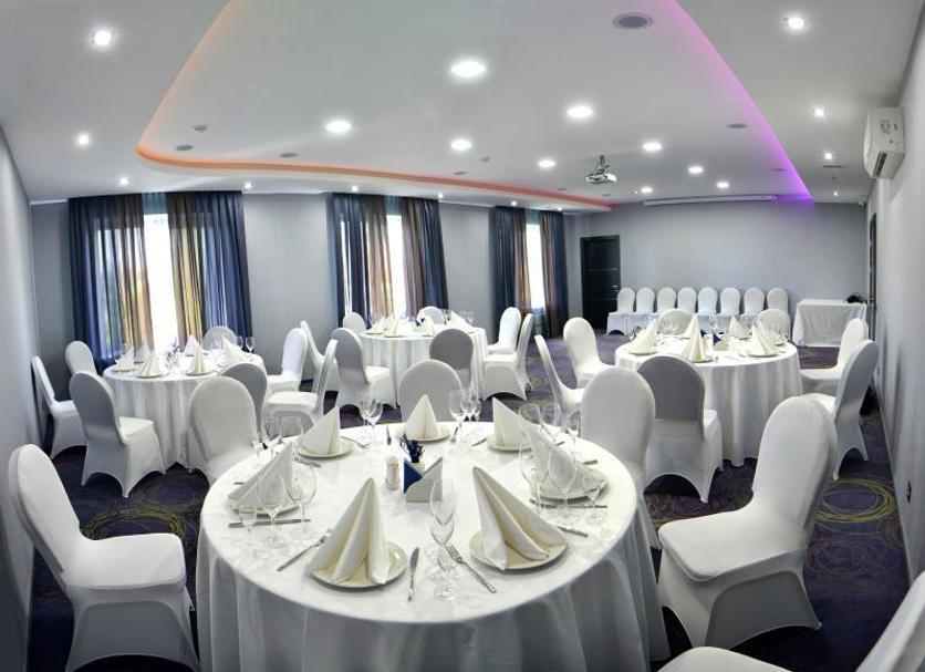 Banquet hall Photo