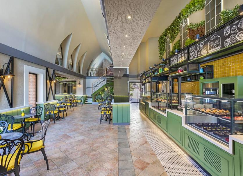 Restaurant Photo