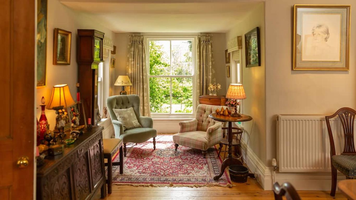 Ingram House Bed & Breakfast