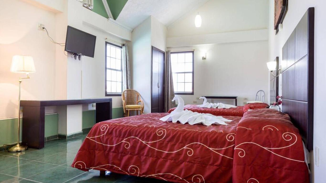 Hotel Raldos Inn