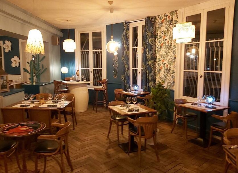Restaurant Photo
