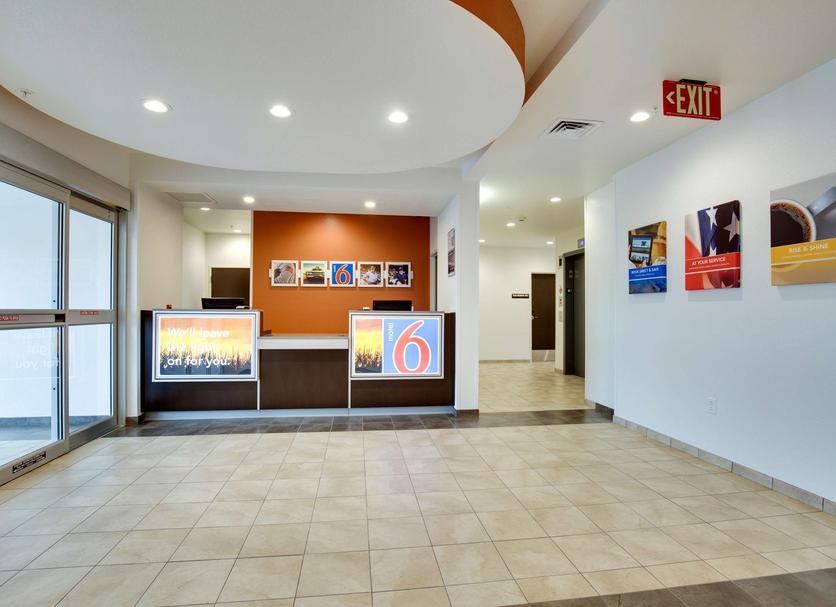 Front desk Photo