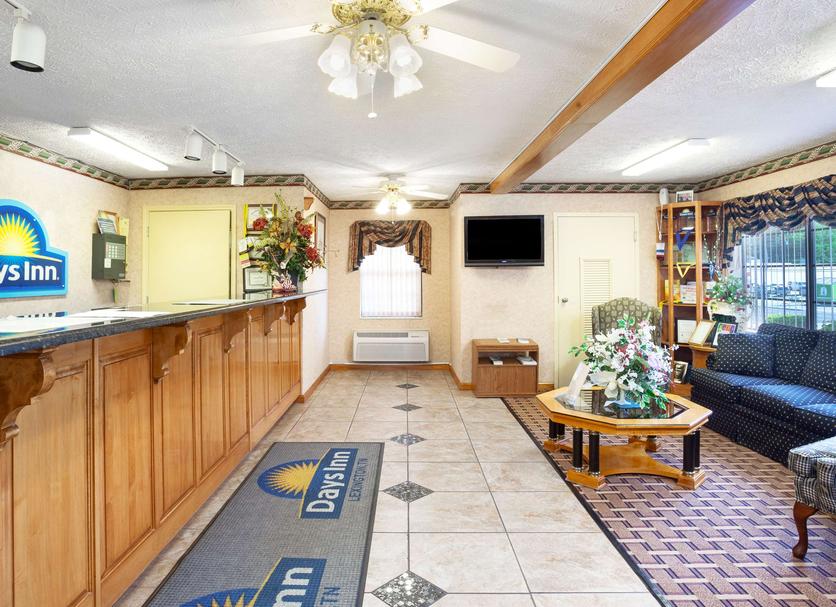Front desk Photo