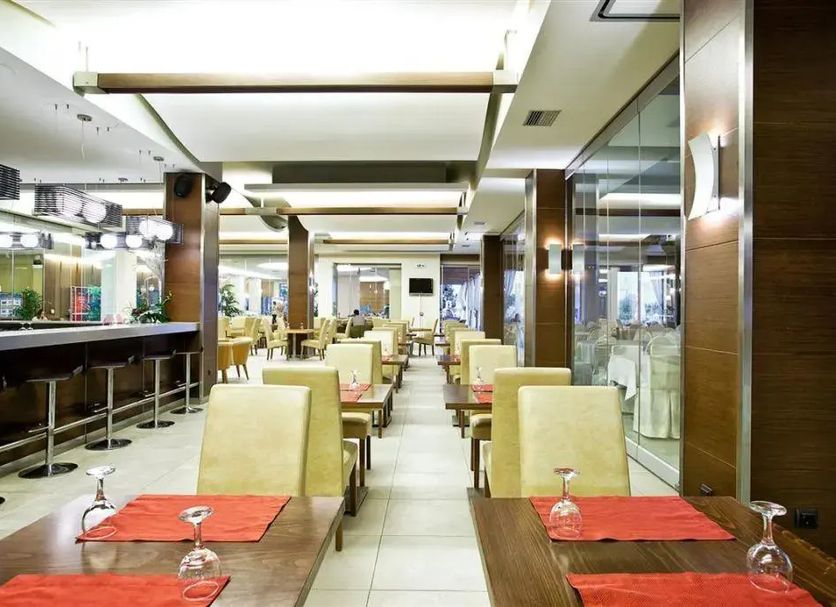 Restaurant Photo