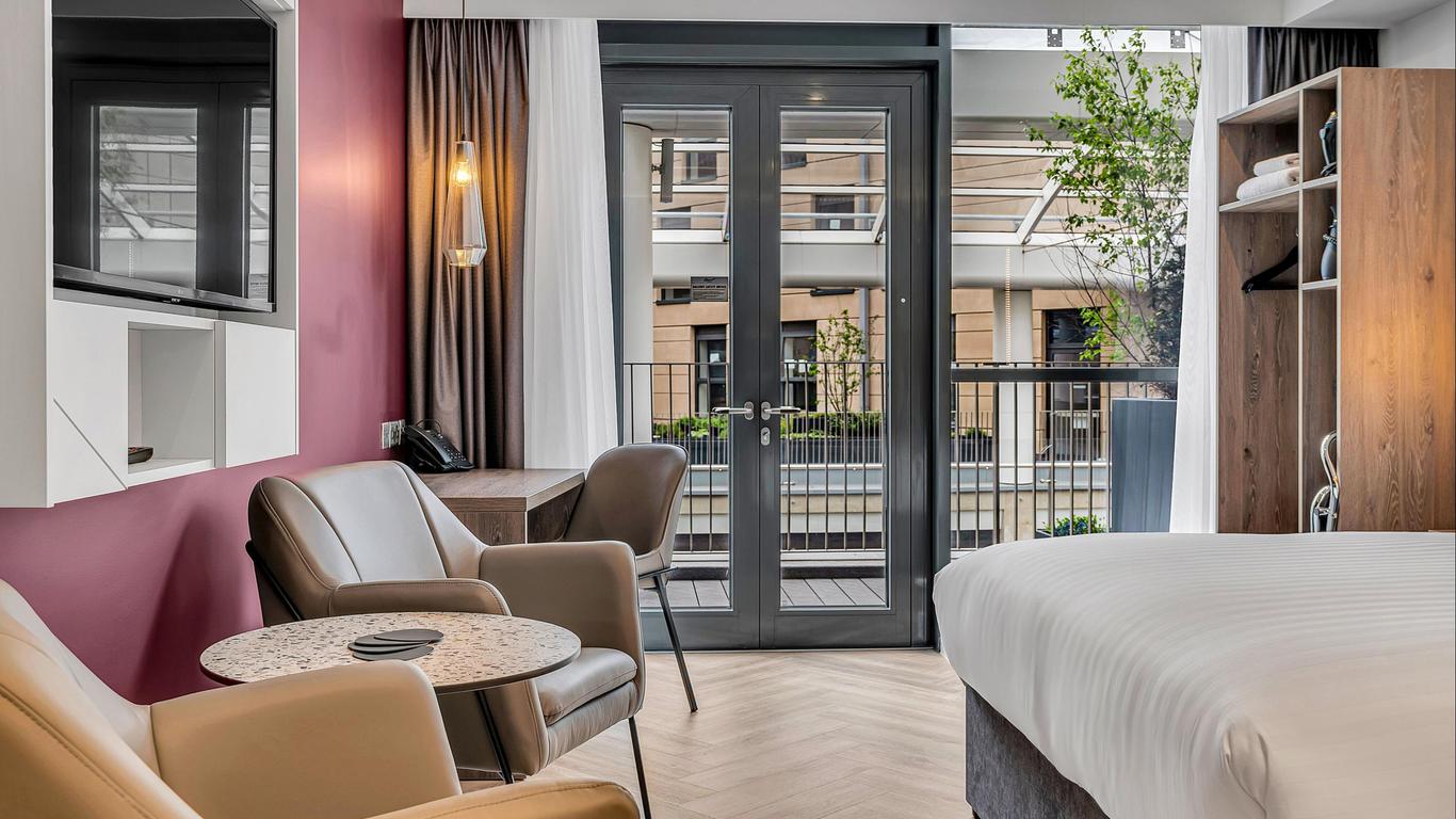 Roomzzz Edinburgh