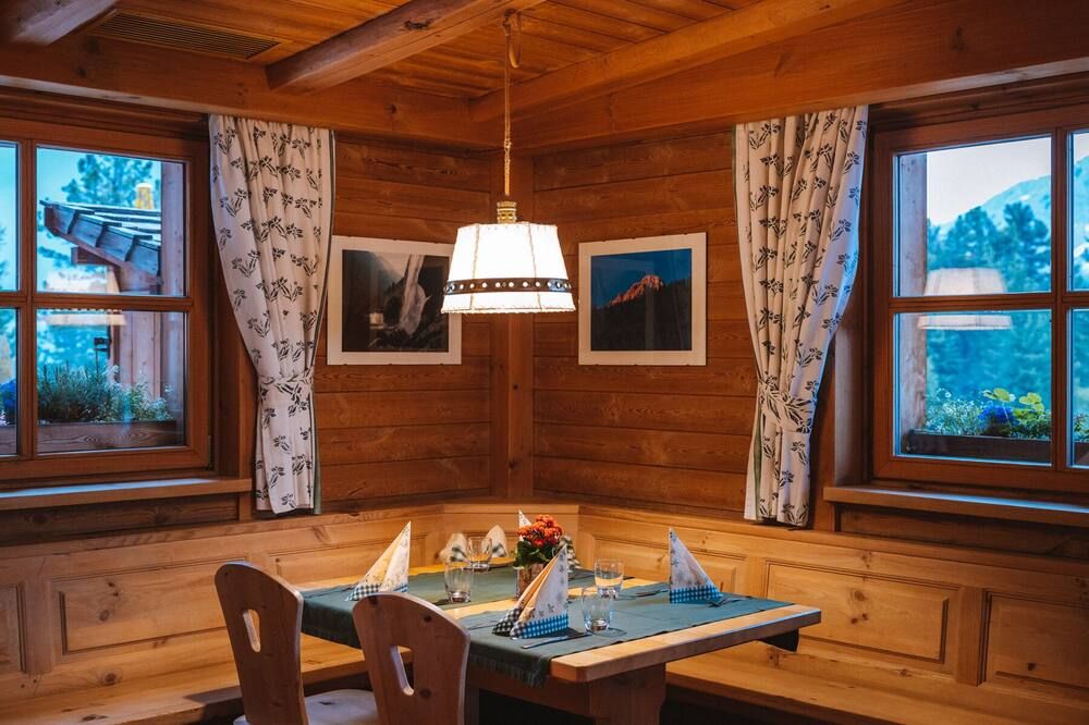 Dining room Photo