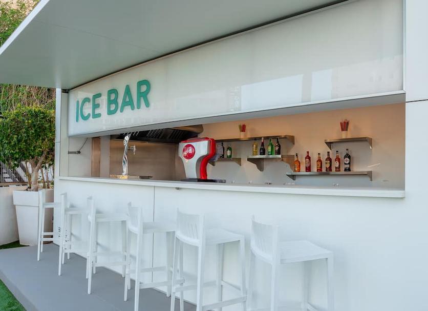 Bar Photo