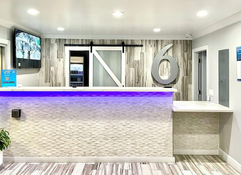 Front desk Photo