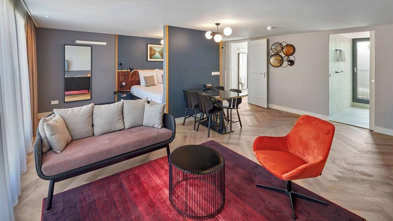 Nova Apartments